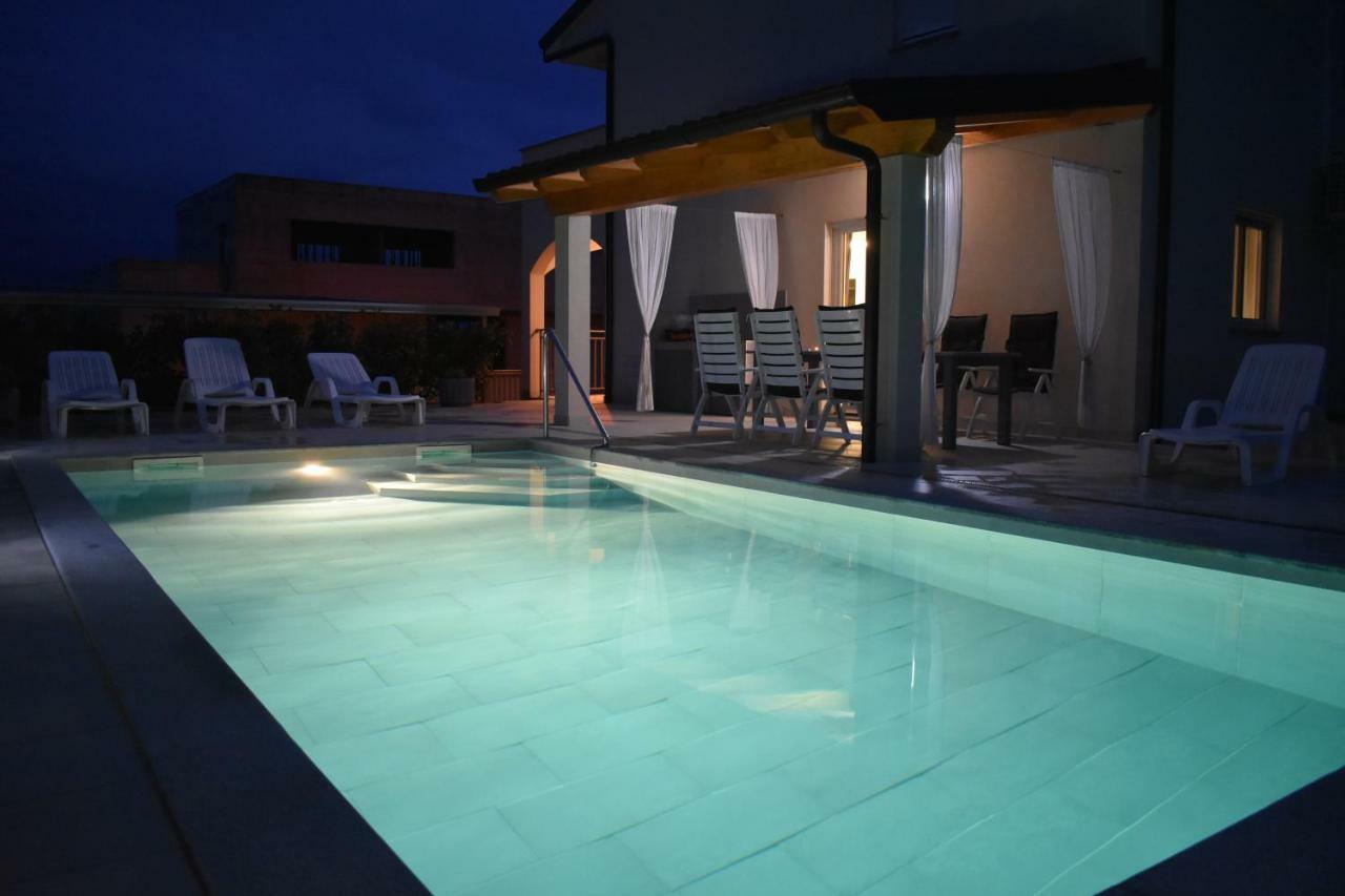Villa Silver Novigrad With Private Pool Exterior foto